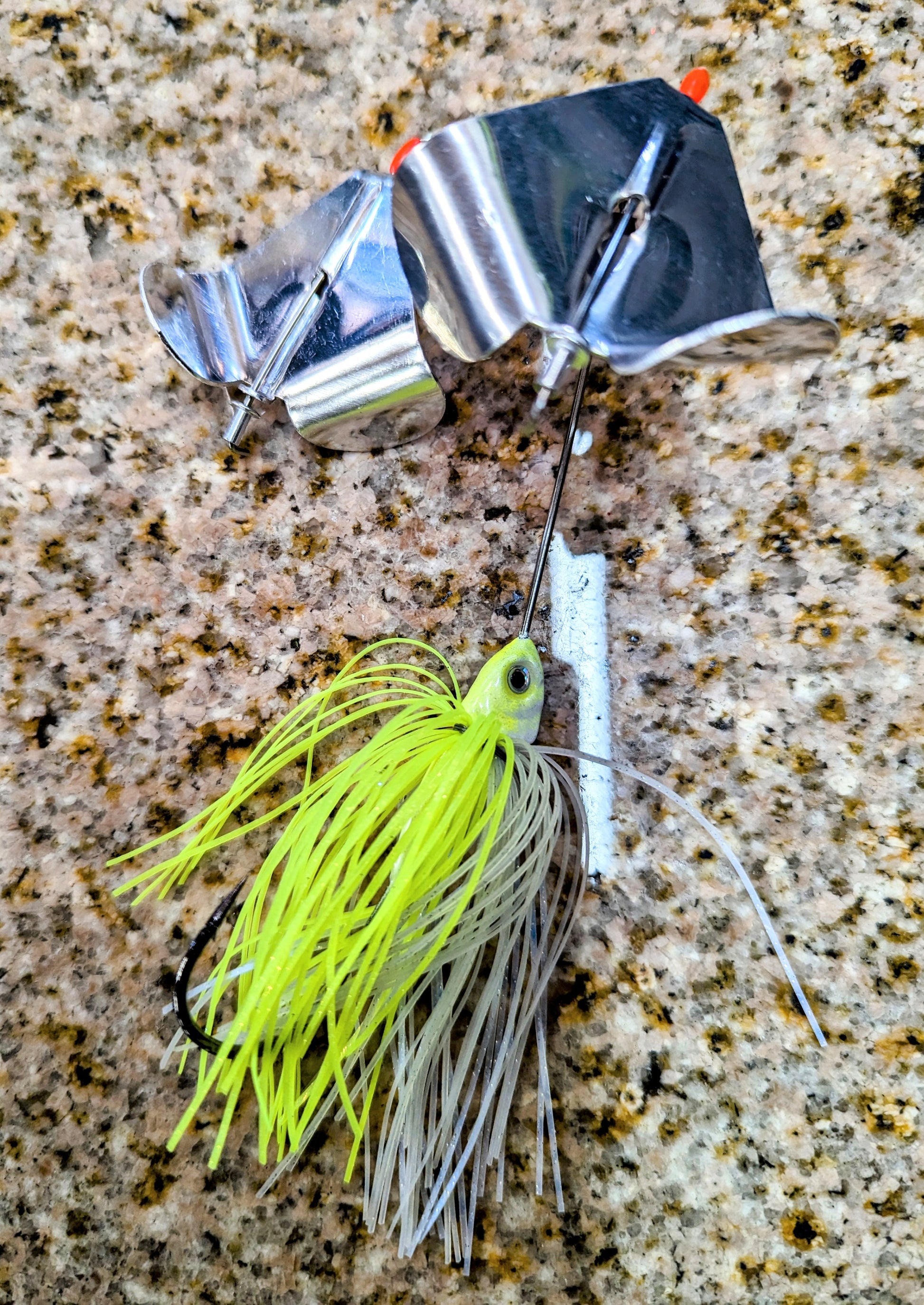 BOBBY D DOUBLE BUZZBAIT – The Bass Hole